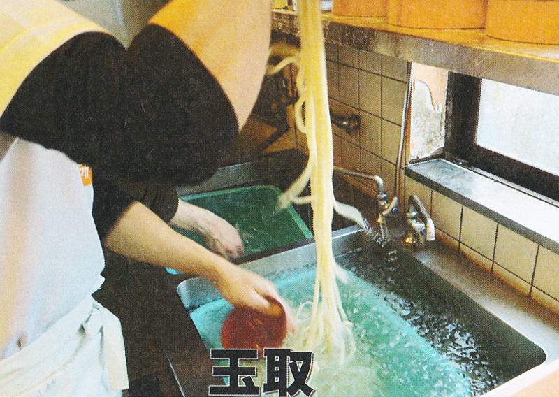 厨房作業イメージ｜こがね製麺所